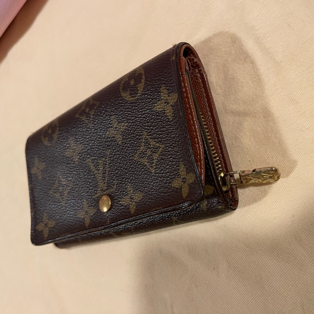 Authentic Louis Vuitton Monogram Wallet